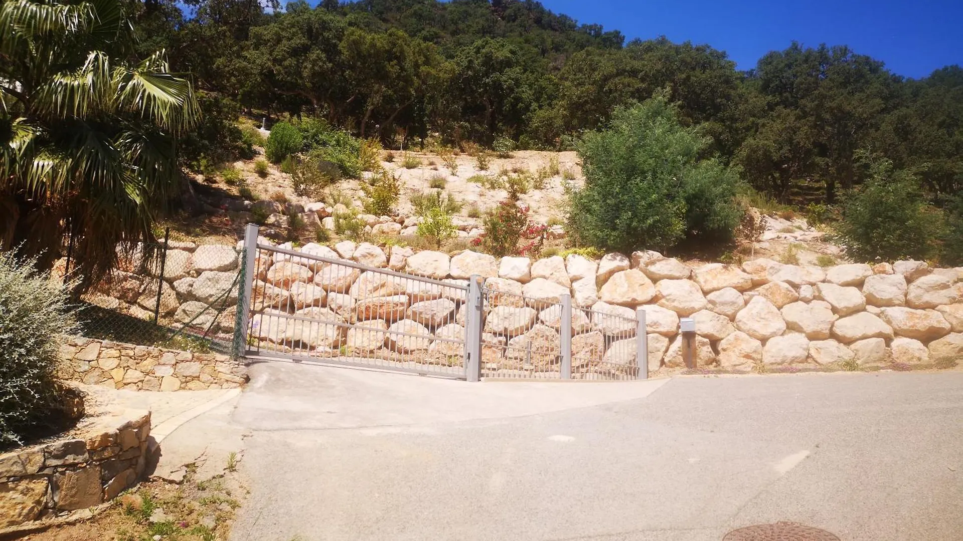 Villa L'Ecrin Du Rayol Γαλλία